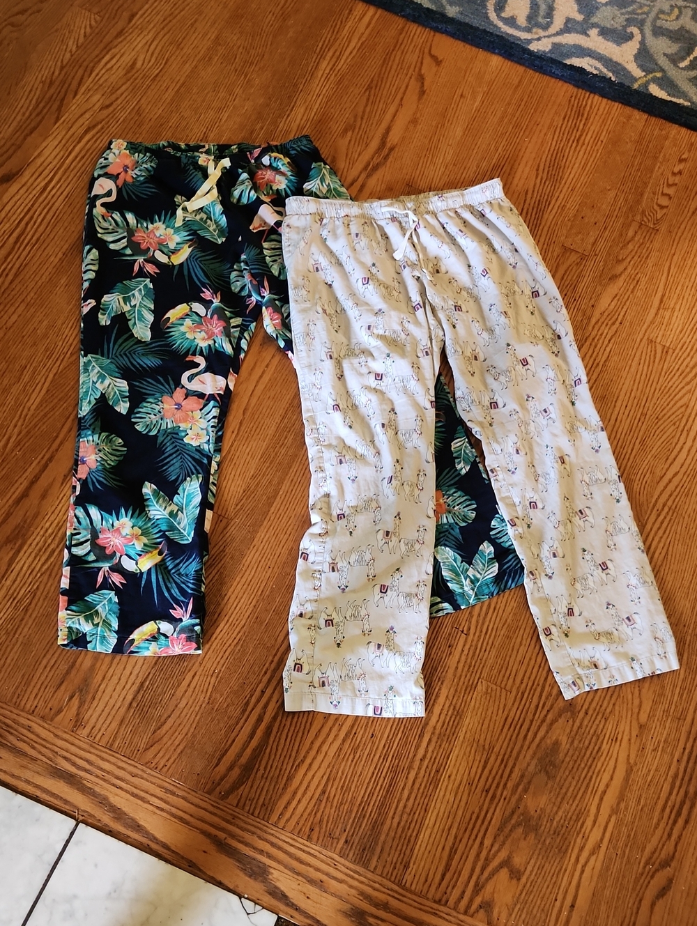 Old Navy Pajama Bottoms 2 Pairs (M)